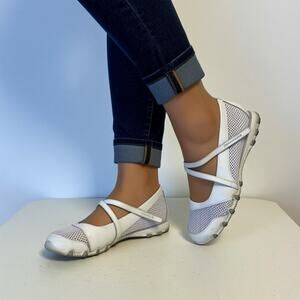 SKECHERS Sport Sassies Shoes Women 8.5 White Mesh OneStrap Mary Jane Comfort Y2K